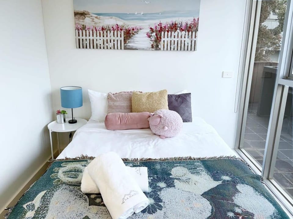 Chic Short Stay Retreat at Doncaster Apartment in Melbourne