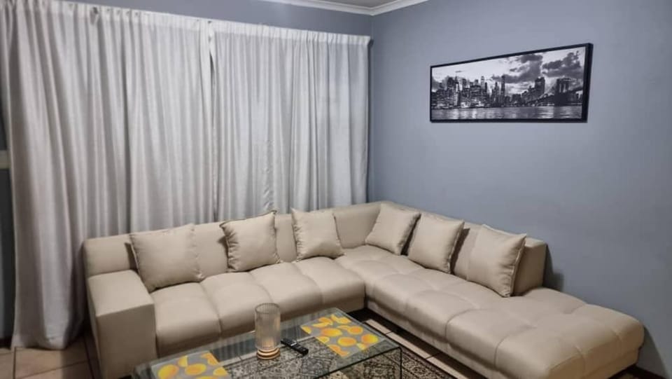 Reedsview Apartment Apartment in Roodepoort