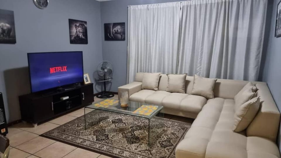 Reedsview Apartment Apartment in Roodepoort