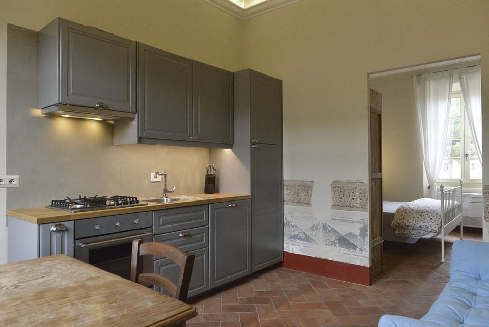 Kitchen or kitchenette, Living room, Seating area, pet friendly, stove