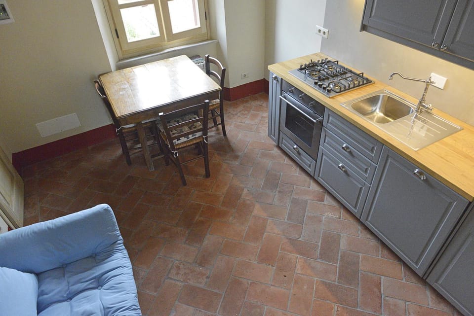 Kitchen or kitchenette, Dining area, pet friendly, stove