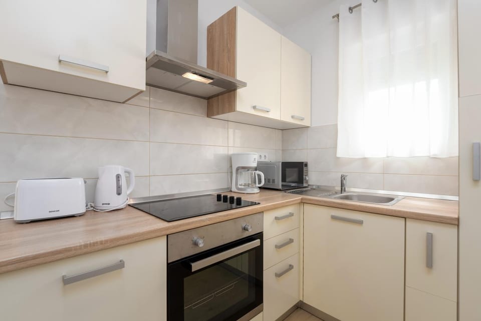 Coffee/tea facilities, Kitchen or kitchenette, minibar, pet friendly, stove, toaster