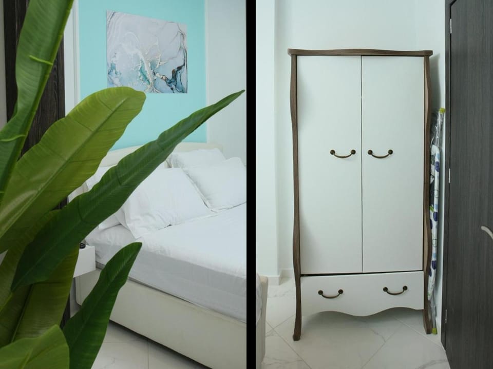 Bed, Photo of the whole room, Bedroom, wardrobe