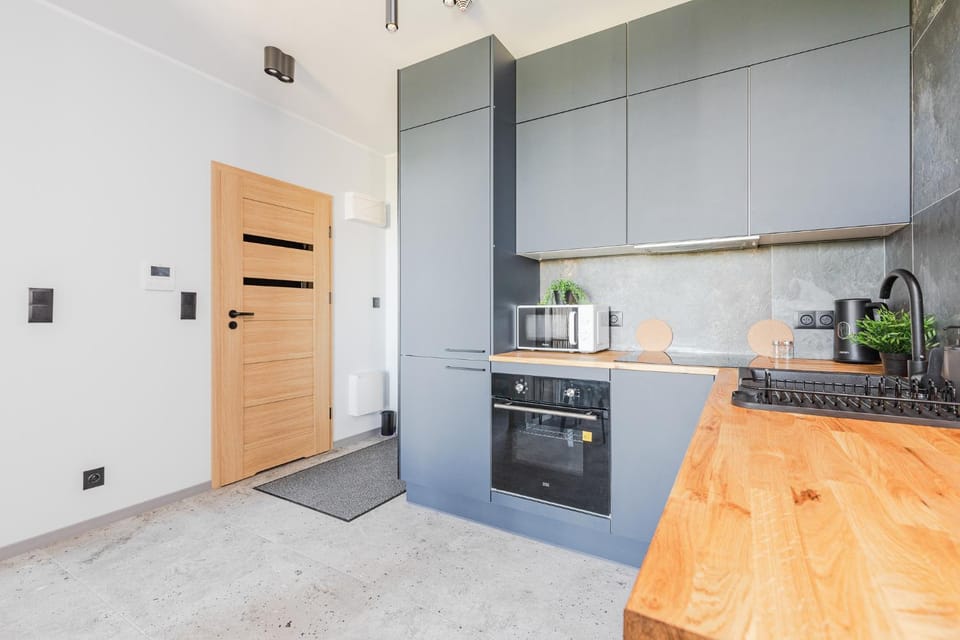 Kitchen or kitchenette, oven, pet friendly, stove