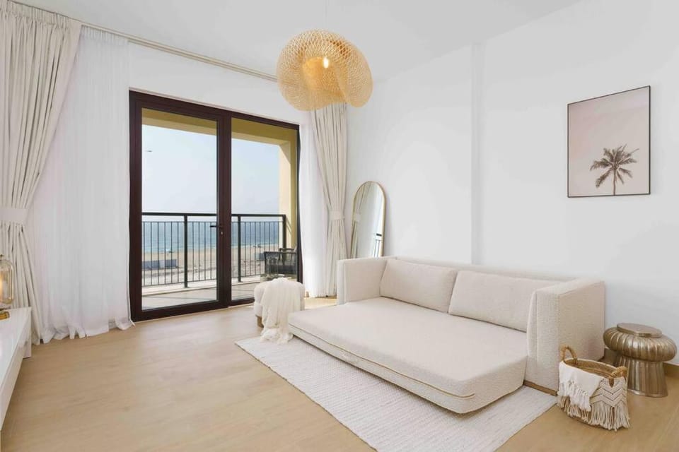 Beach stylish full sea view Apartment in Dubai