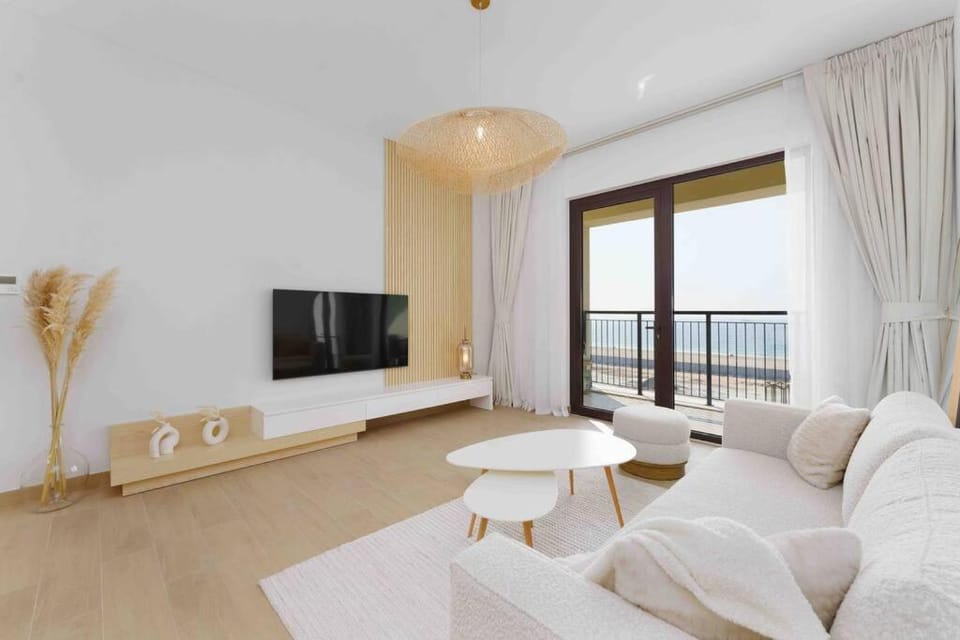 Beach stylish full sea view Apartment in Dubai