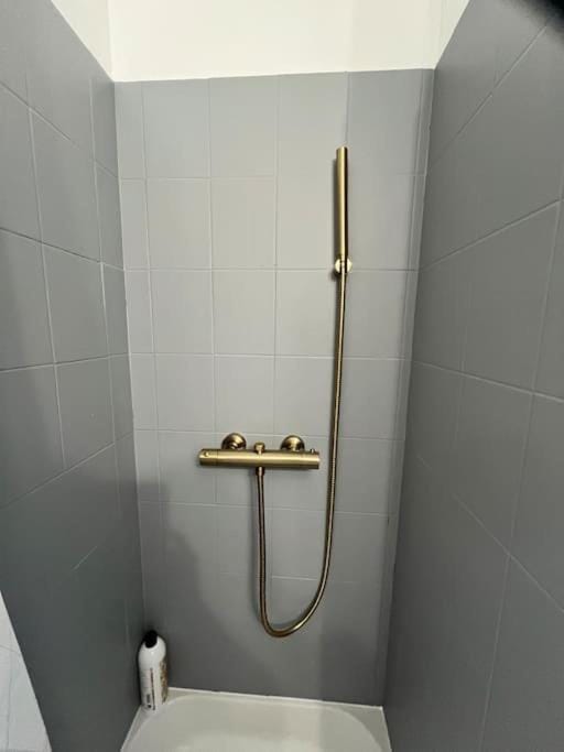 Studio vue mer avec piscine et terrain de tennis Apartment in Sausset-les-Pins