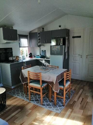 Mobil home centre ville Campground/ 
RV Resort in Brittany
