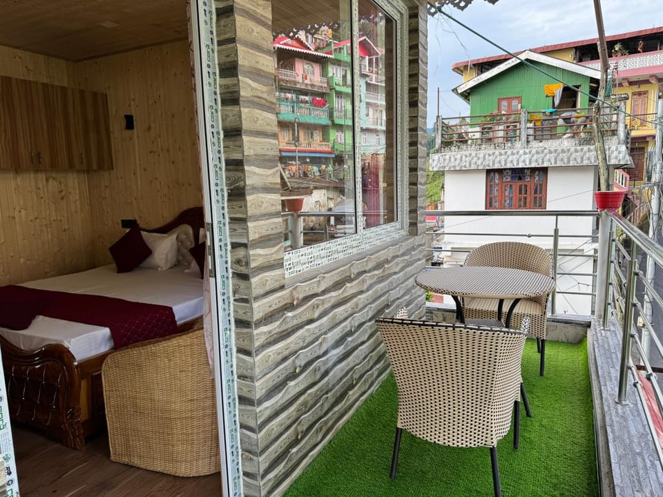 View (from property/room), Balcony/Terrace, Seating area
