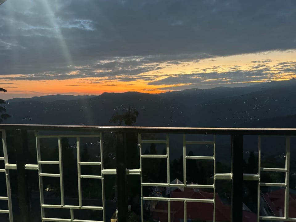 View (from property/room), Balcony/Terrace, Mountain view, Sunset