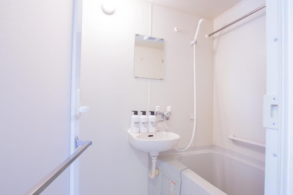 walk to Ushigome-yanagicho sta. EoWh Apartment in Shinjuku