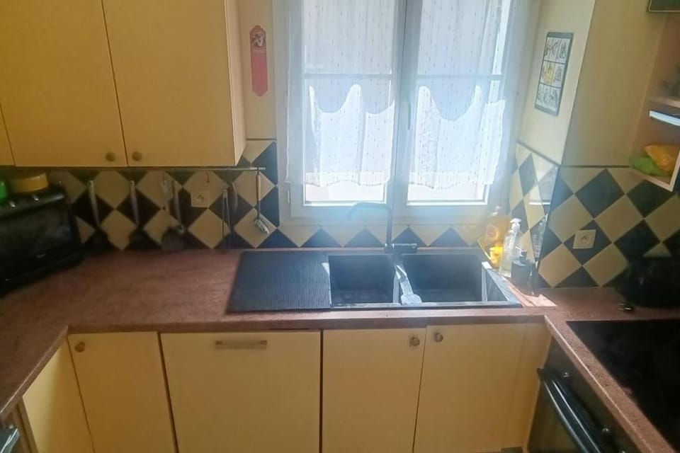 2 chambres au pied du métro Apartment in Île-de-France