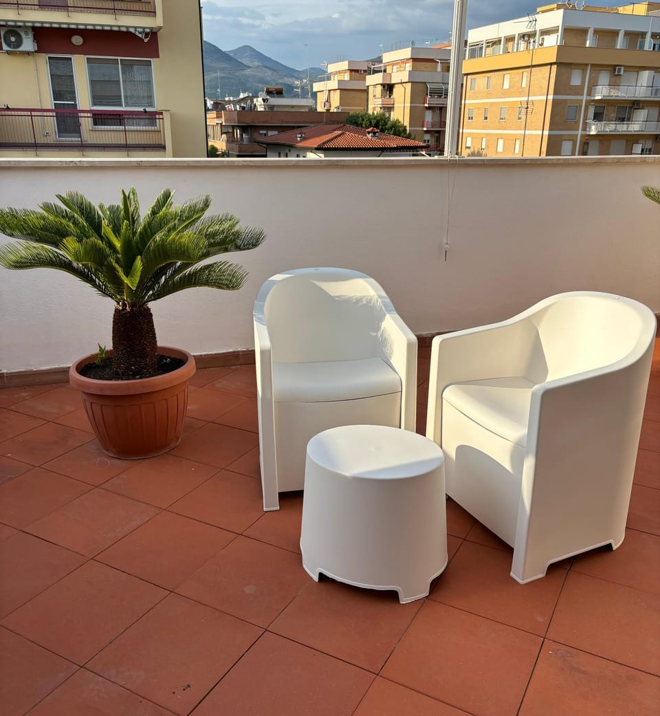 View (from property/room), Balcony/Terrace
