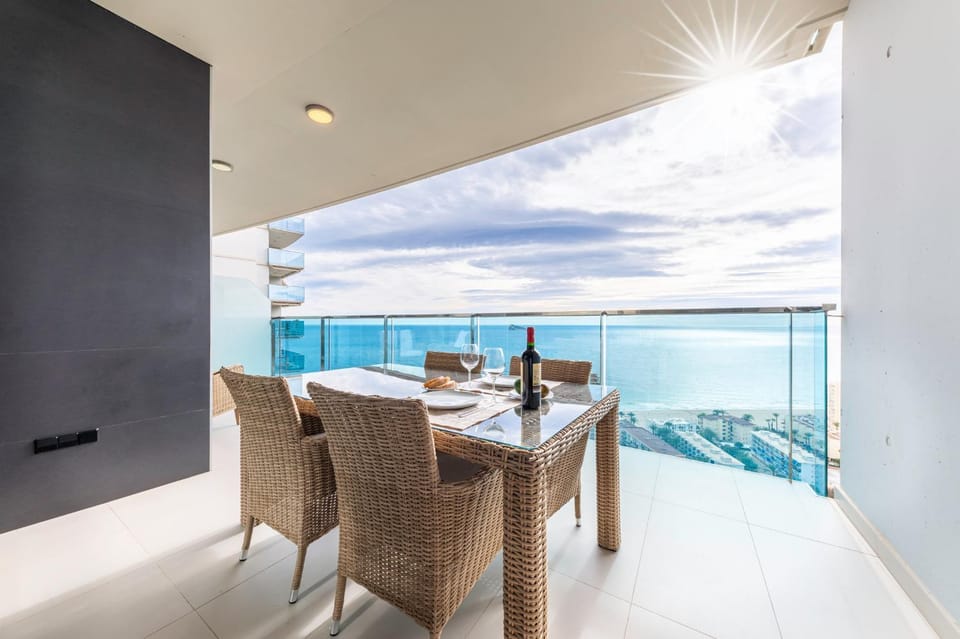 Pool view, Sea view
