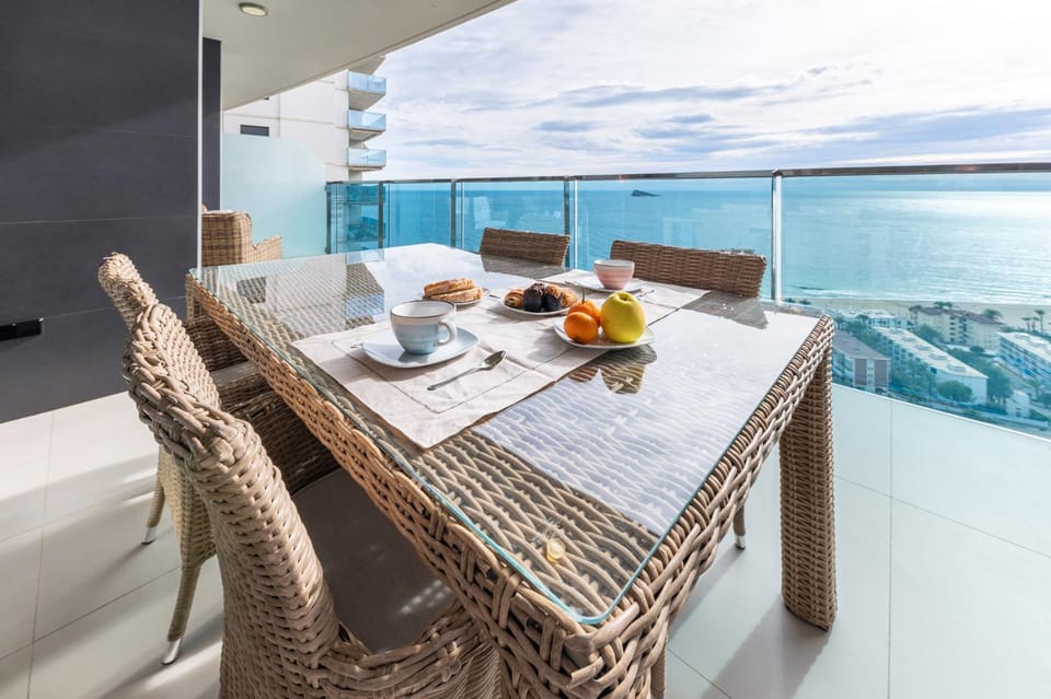 Balcony/Terrace, Pool view, Sea view