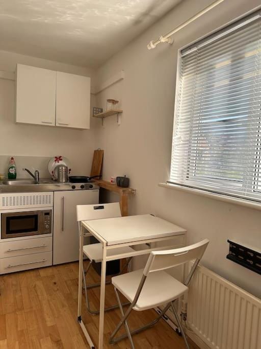 Flat Close To Leagrave Station/Luton Airport Apartment in Luton