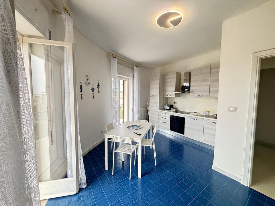 Kitchen or kitchenette, Dining area, stove, kitchen