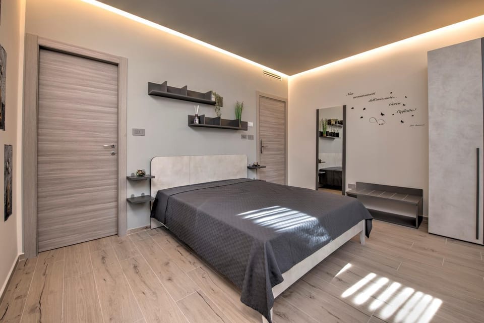 Bed, Photo of the whole room, Bedroom, wardrobe