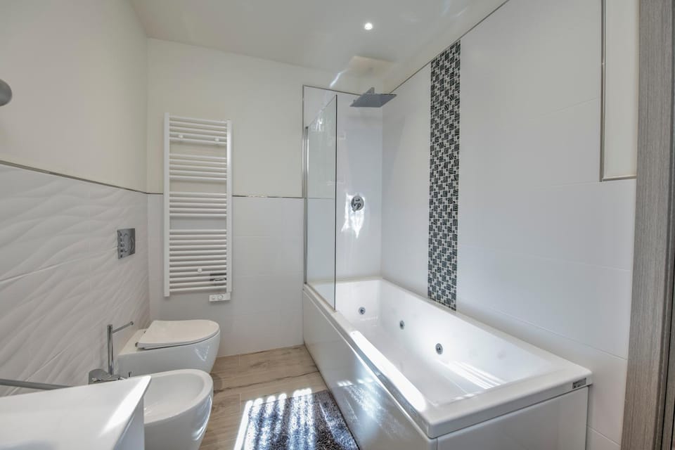 Toilet, Bathroom, Bath