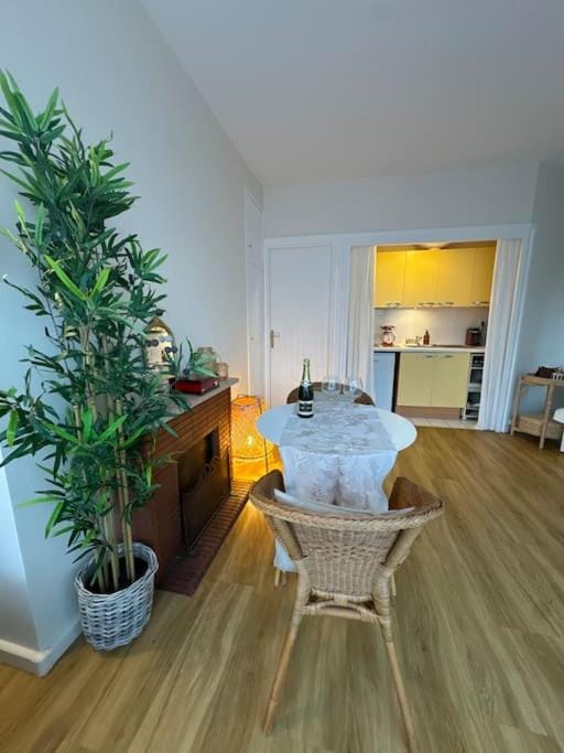Suite Paris Tour Eiffel Apartment in Paris