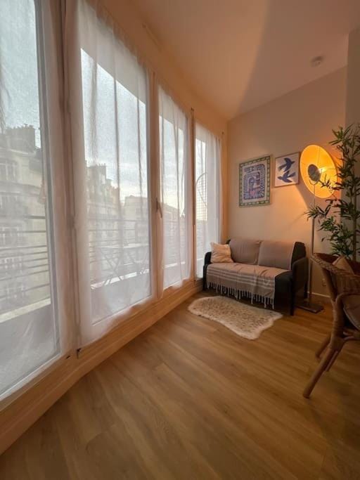 Suite Paris Tour Eiffel Apartment in Paris