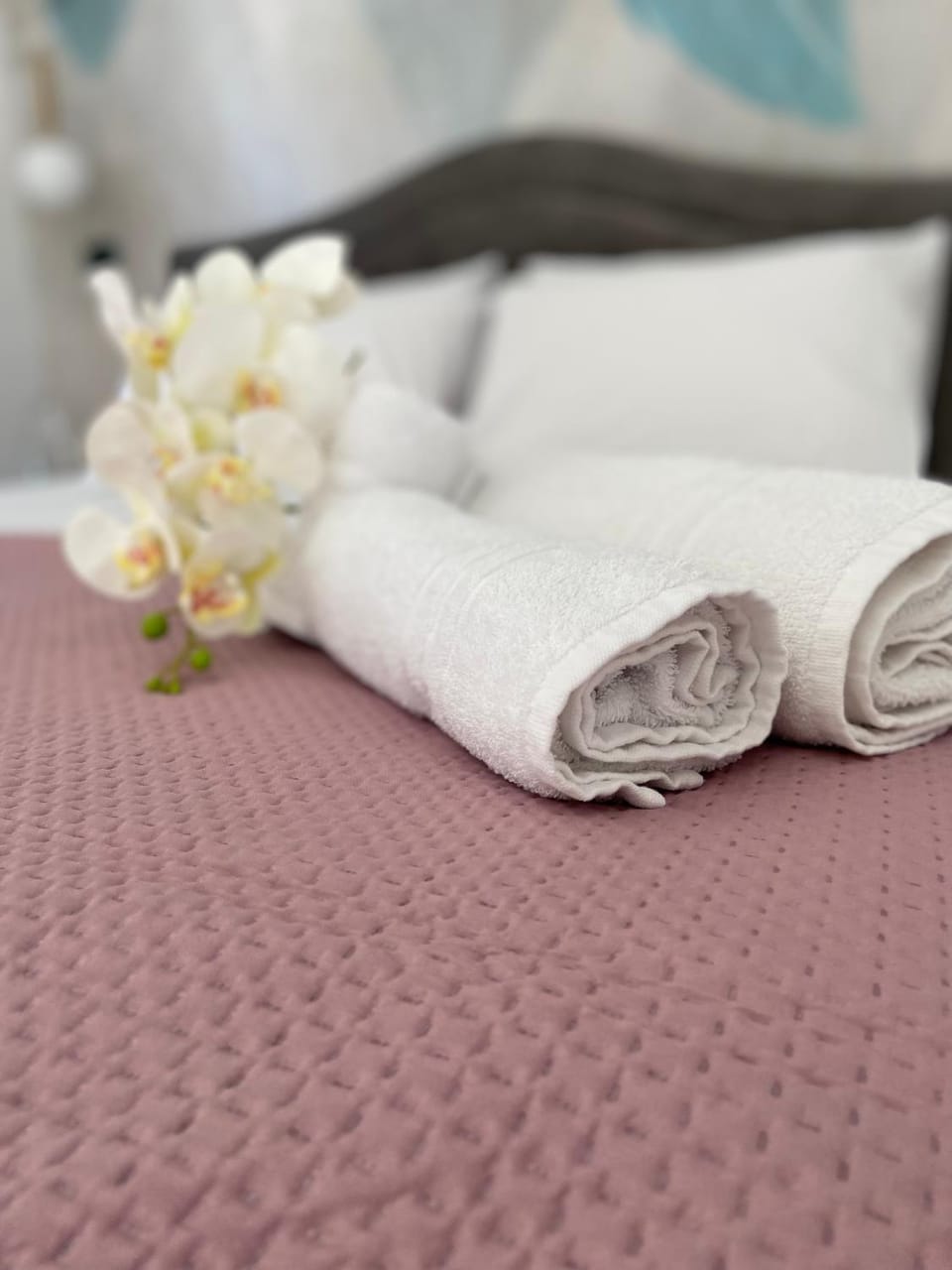 Bed, Photo of the whole room, Bedroom, towels