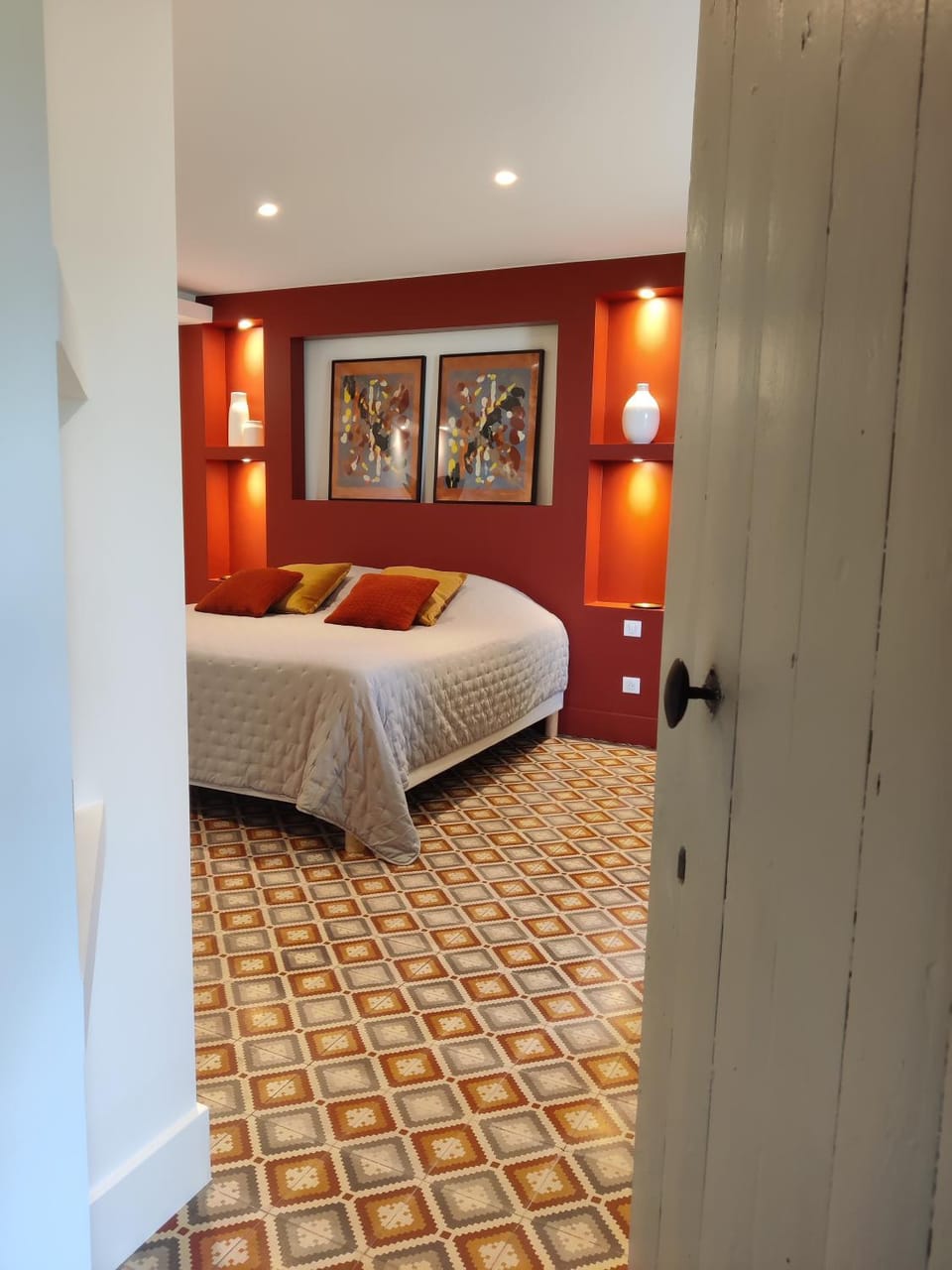 Bed, Photo of the whole room, Bedroom