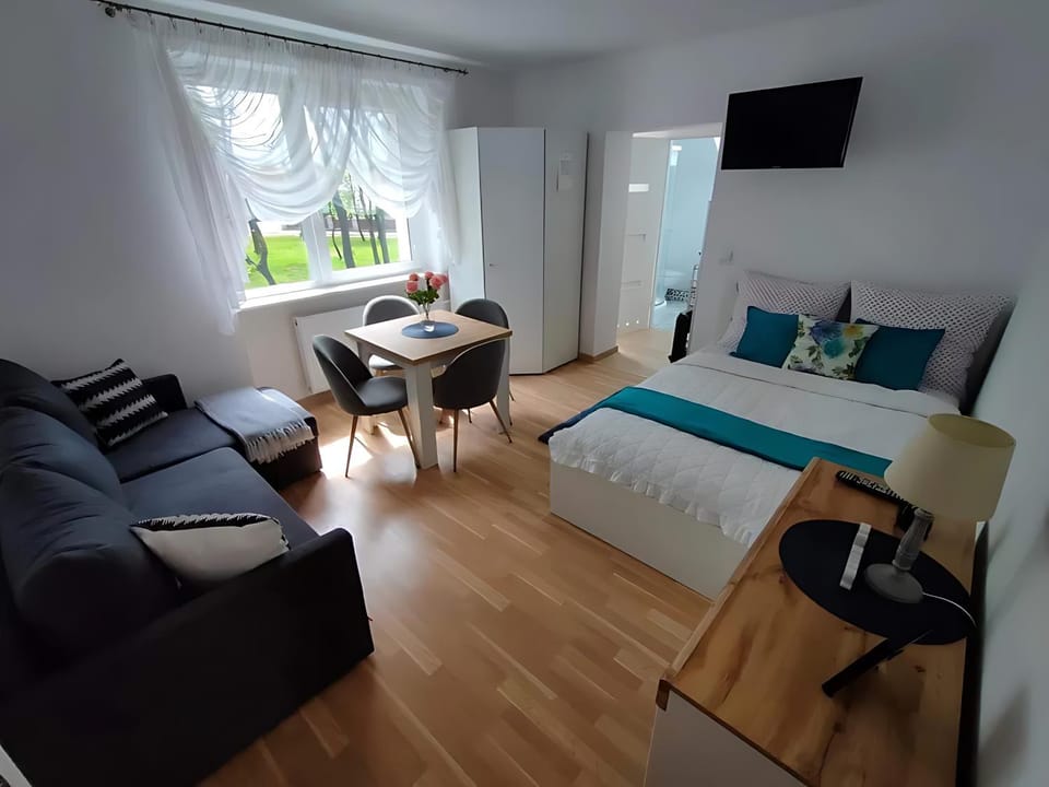 Bed, Photo of the whole room