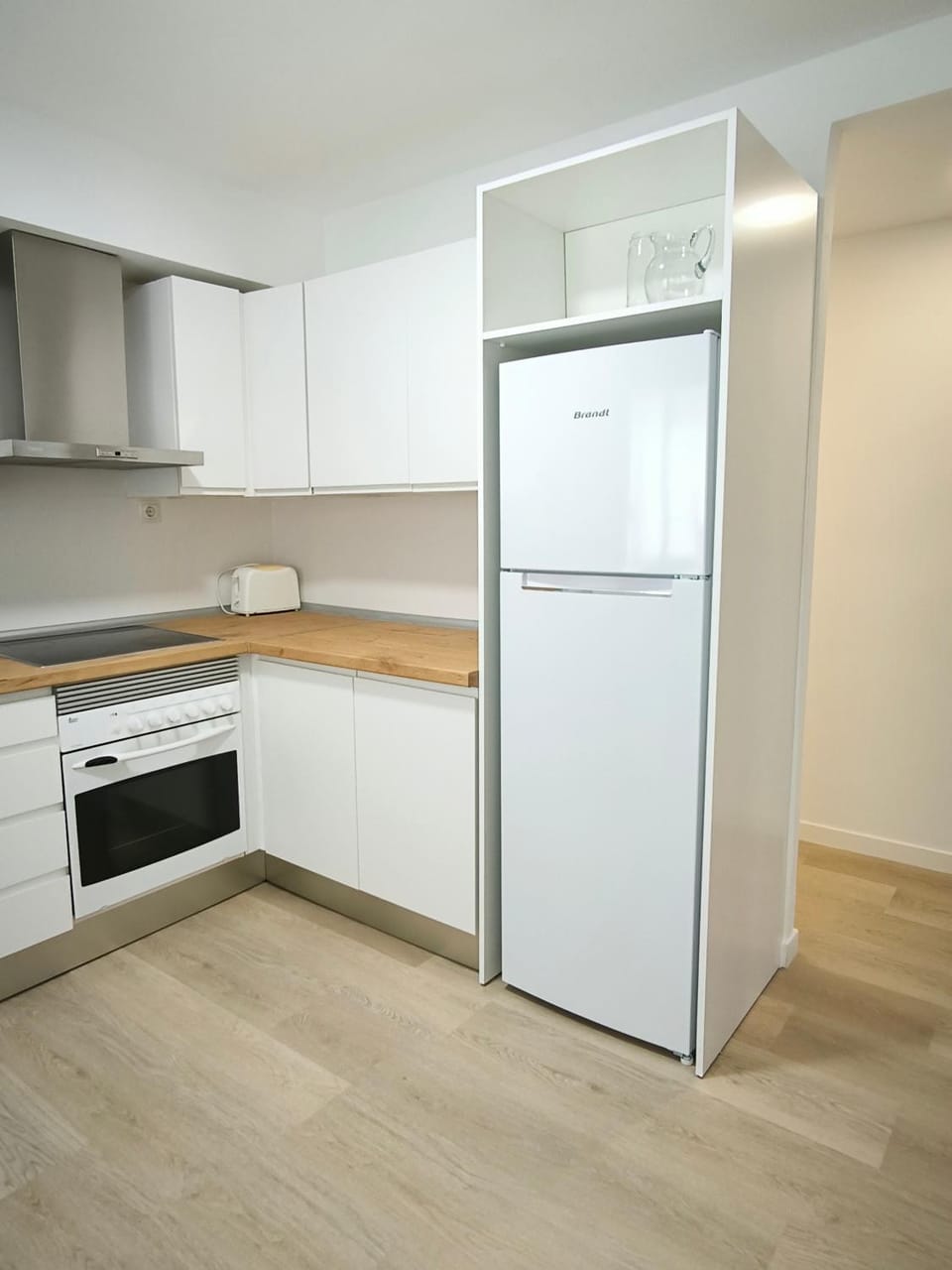 Kitchen or kitchenette, oven, stove