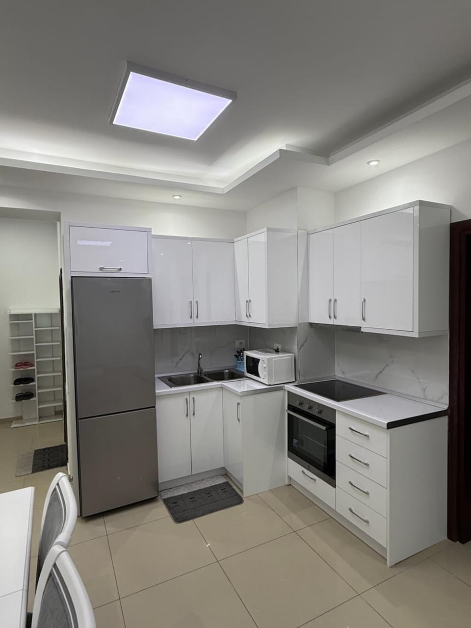Kitchen or kitchenette, Meals, microwave, oven, kitchen