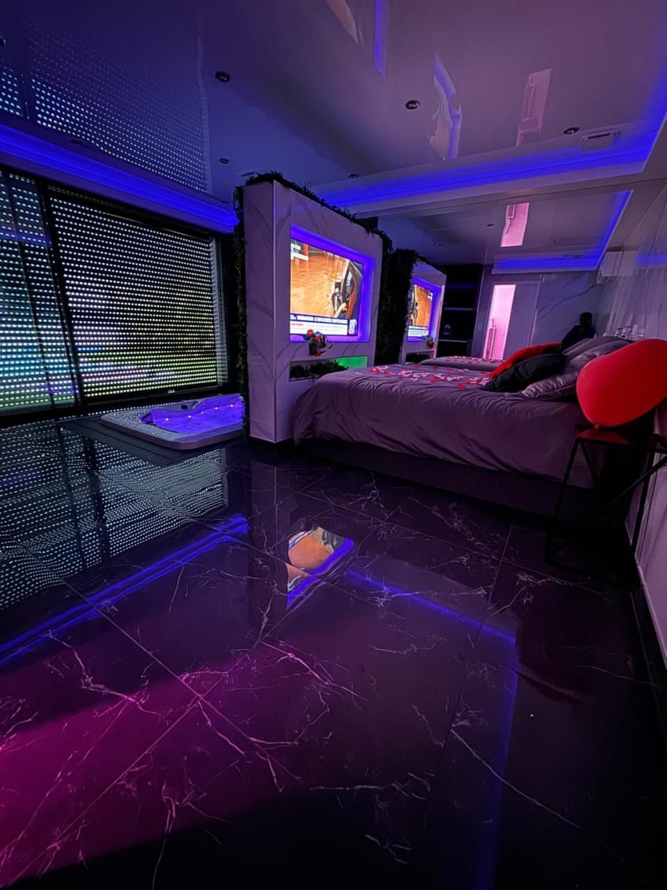 Love Room Romantique Apartment in Noisy-le-Grand