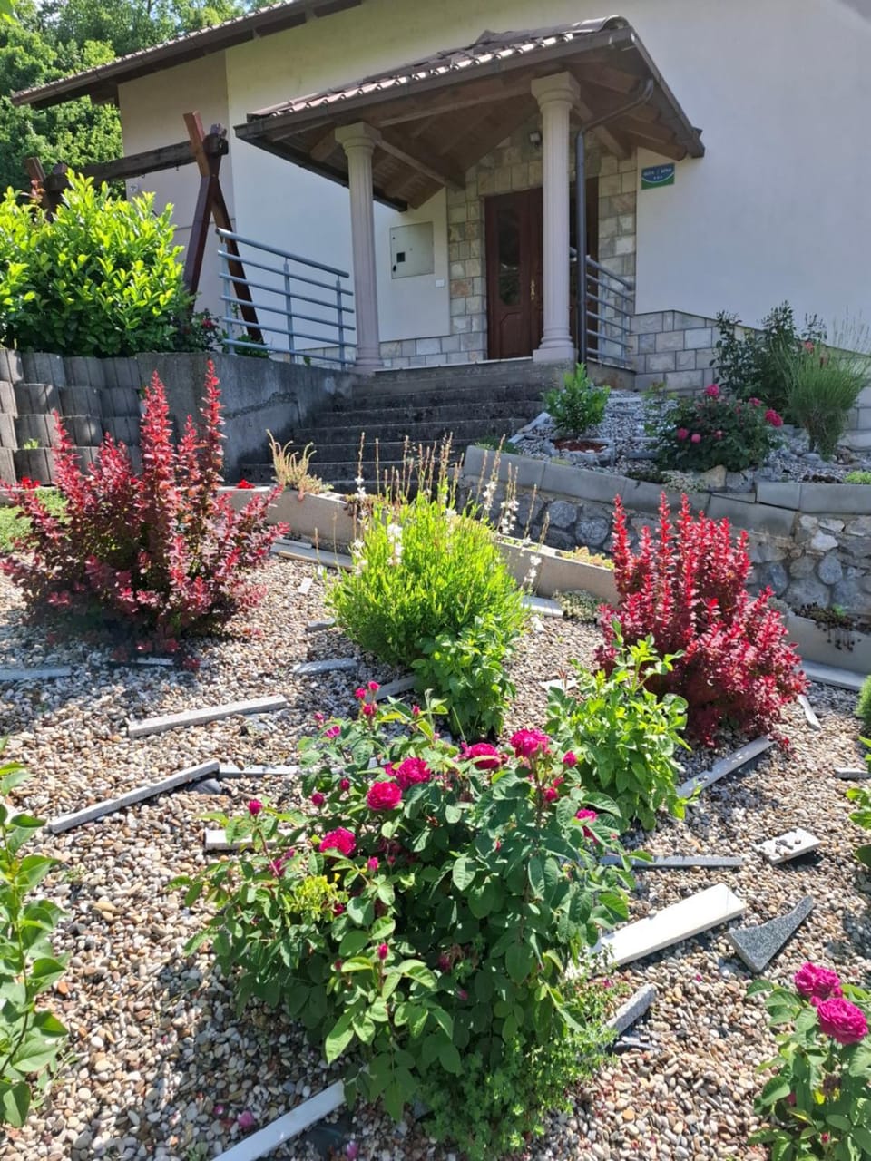 Property building, Spring, Day, Garden