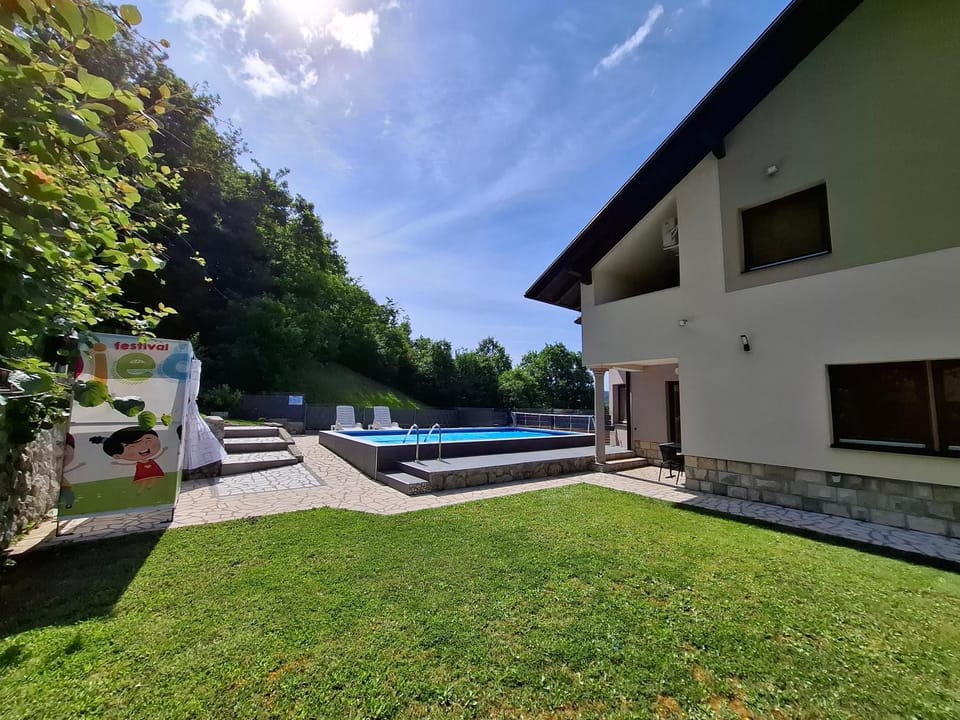 Property building, Spring, Day, Garden view, Pool view, Swimming pool, Swimming pool