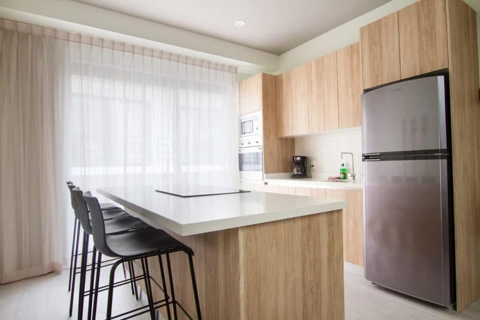 Kitchen or kitchenette, Dining area, oven, stove