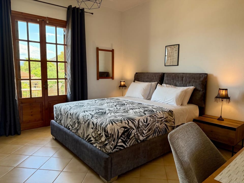 Bed, Photo of the whole room