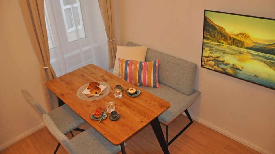 Living room, Seating area, Dining area, Food