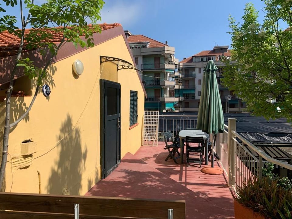 Parco vacanze e appartamenti Pfirsich Campground/ 
RV Resort in Liguria