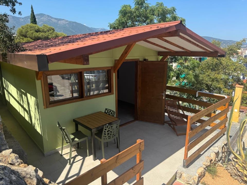 Parco vacanze e appartamenti Pfirsich Campground/ 
RV Resort in Liguria