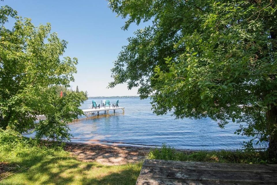Columba - New Lofted Kabin House in Kawartha Lakes