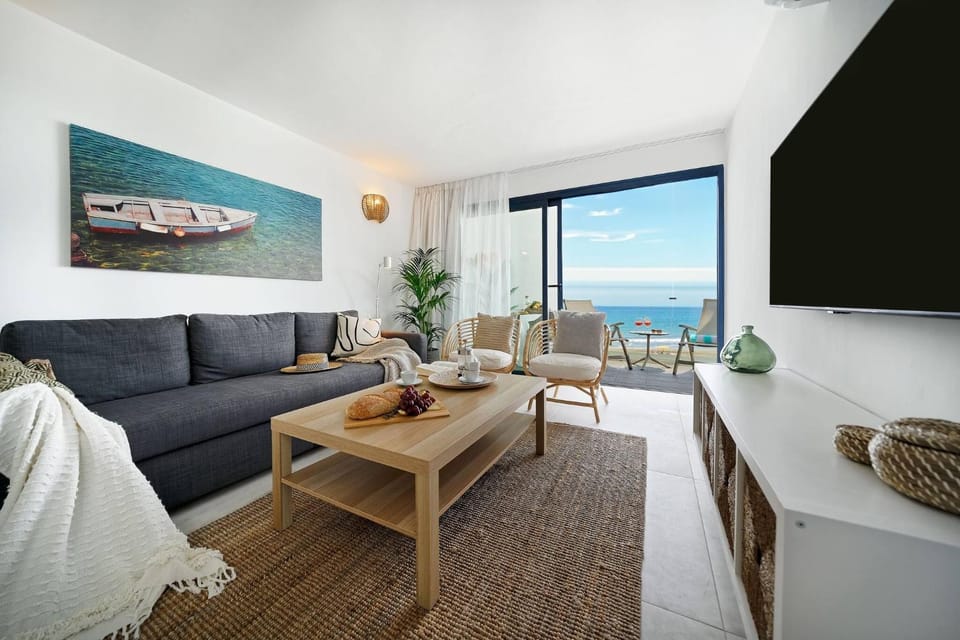 Communal lounge/ TV room, Living room