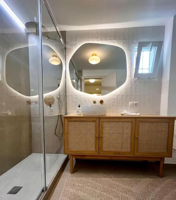 Nuevo Torremolinos Close to Beach Sinese Design Homes Apartment in Torremolinos