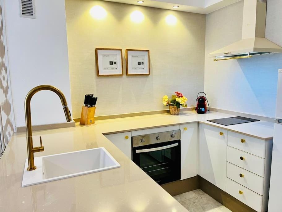 Nuevo Torremolinos Close to Beach Sinese Design Homes Apartment in Torremolinos