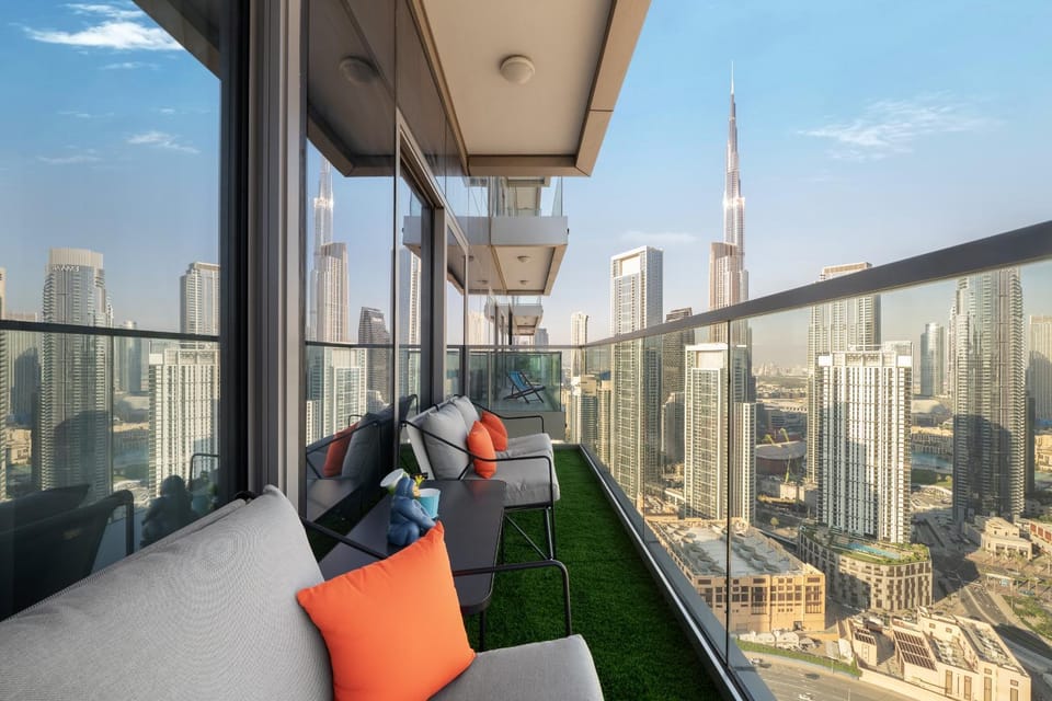 Balcony/Terrace, Seating area, City view, Landmark view