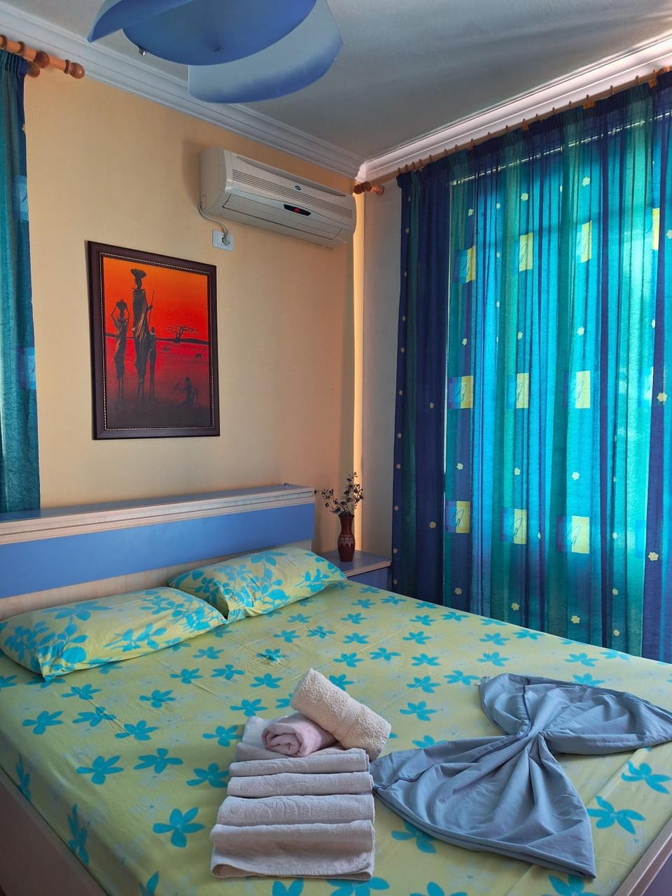 Bedroom, air conditioner