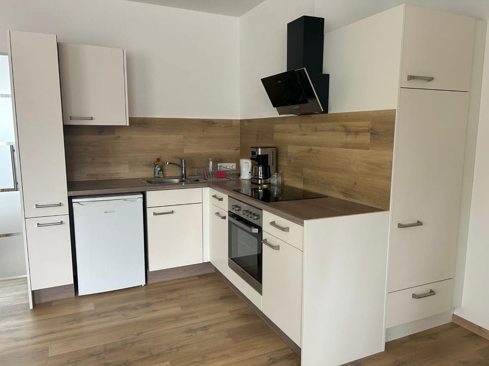 Coffee/tea facilities, Kitchen or kitchenette, pet friendly, stove