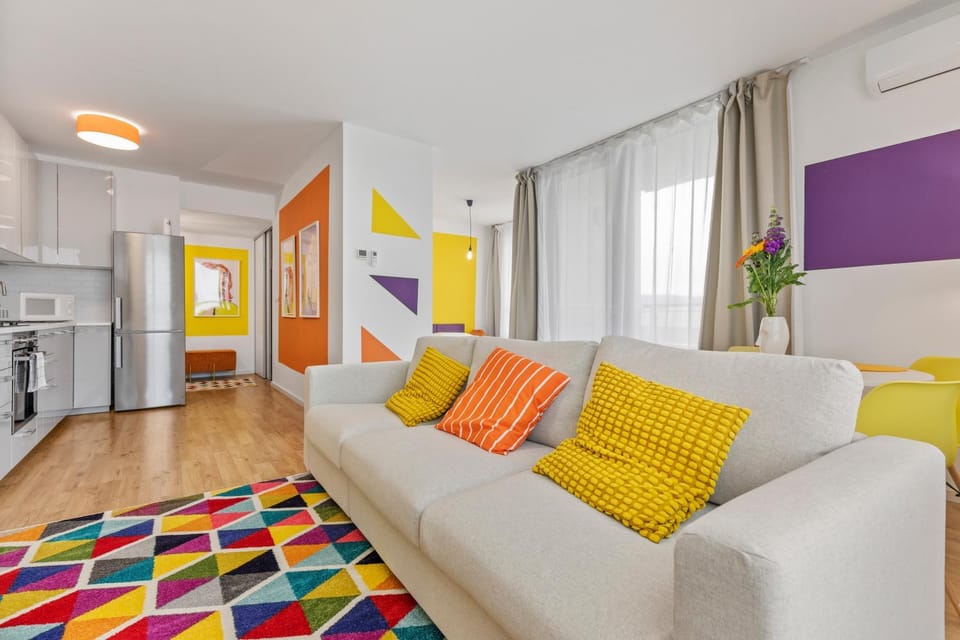 Bed, TV and multimedia, Kitchen or kitchenette, Living room, Photo of the whole room, Seating area, Bedroom, oven, pet friendly, stove