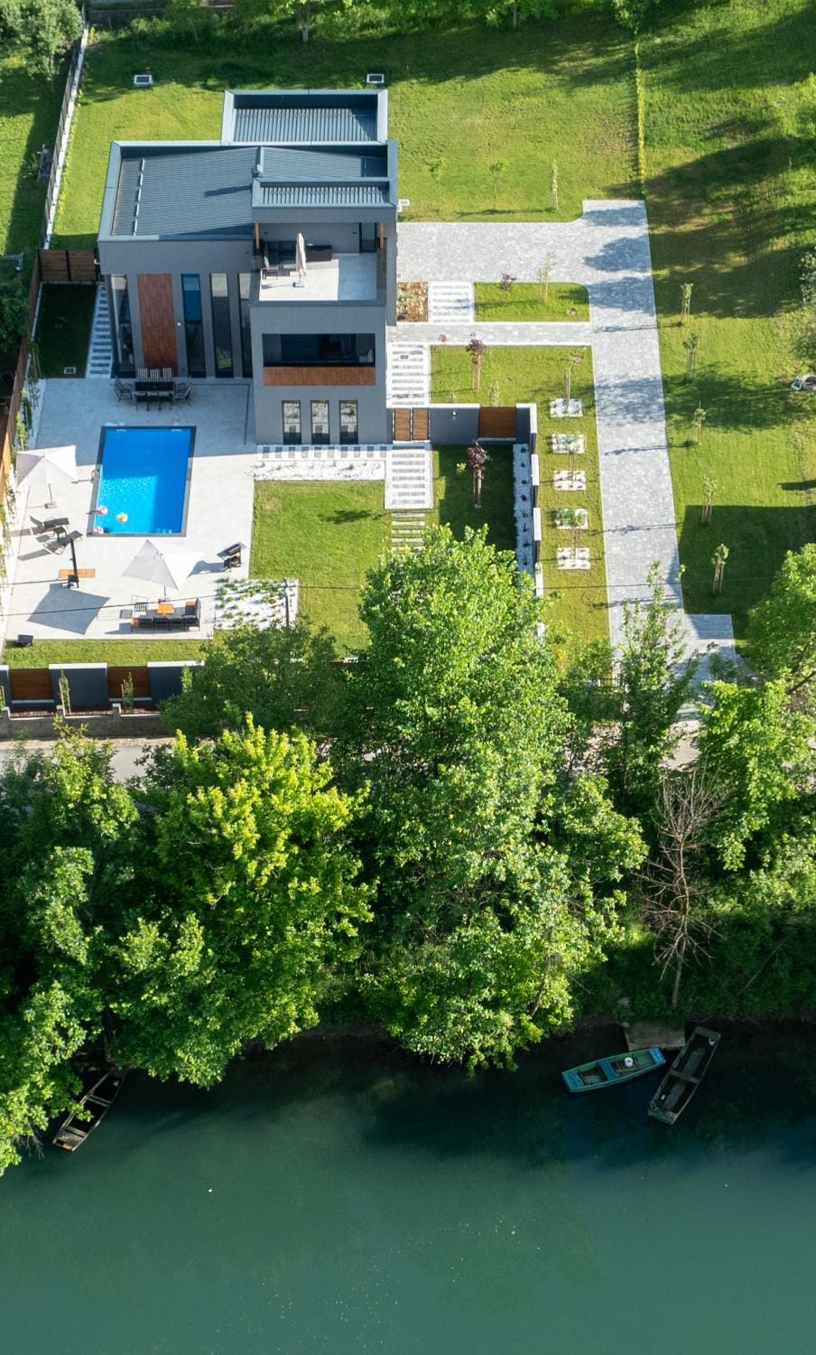 Property building, Bird's eye view, Garden, Garden view, Pool view, River view