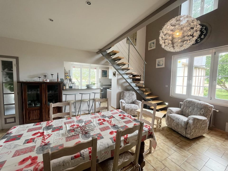 Living room, Dining area