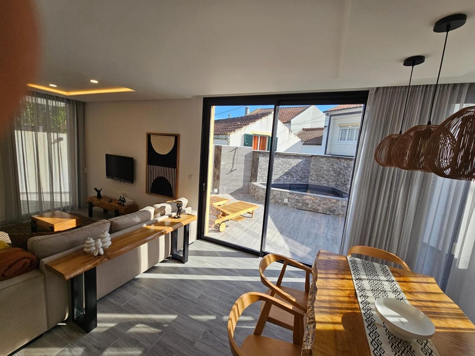 Patio, View (from property/room), Balcony/Terrace, Living room