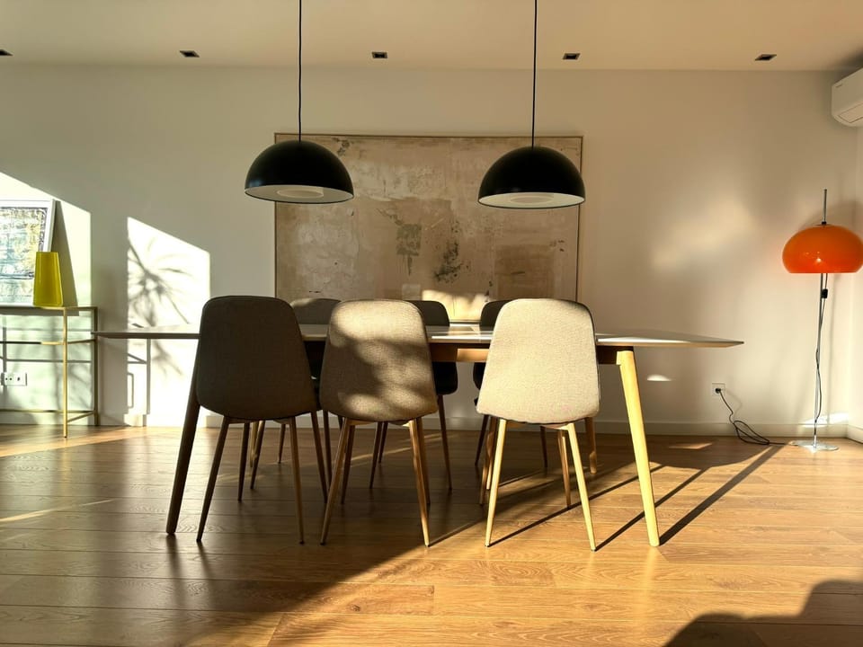 Seating area, Dining area